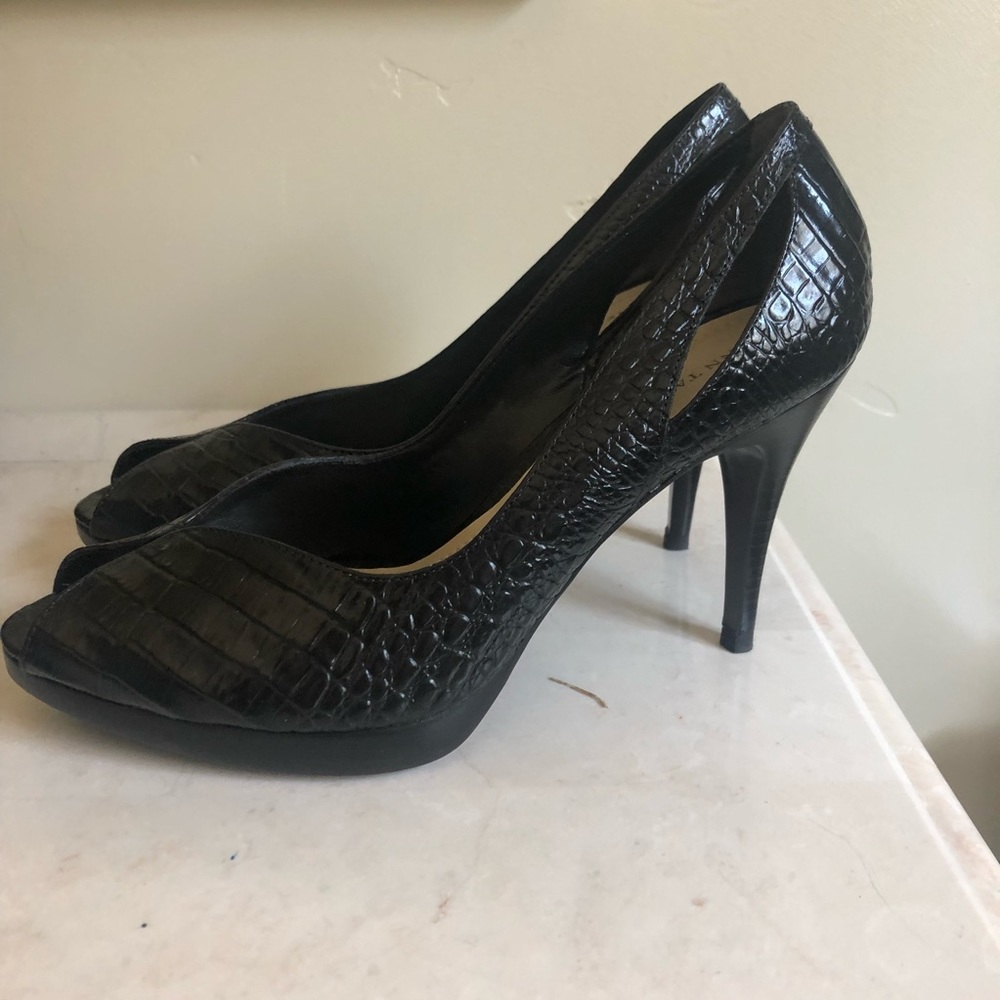 Heels - Picture 3 of 5
